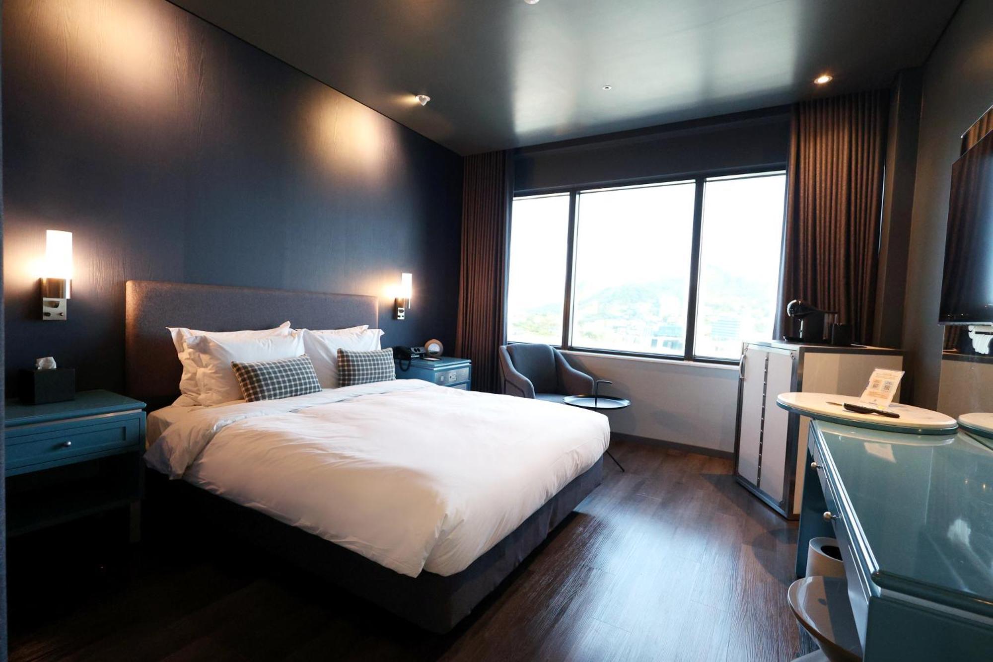 Imperial Palace Boutique Hotel Itaewon Seoul Exterior photo