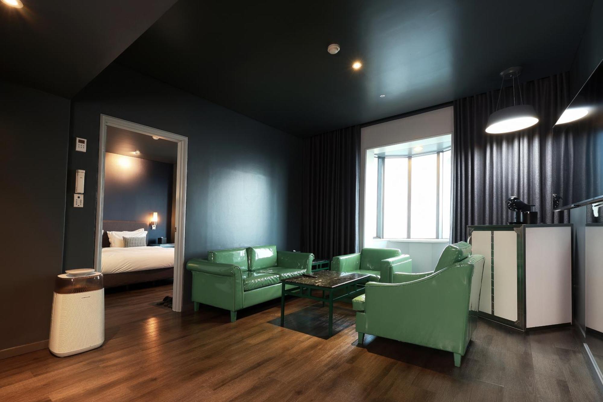 Imperial Palace Boutique Hotel Itaewon Seoul Exterior photo