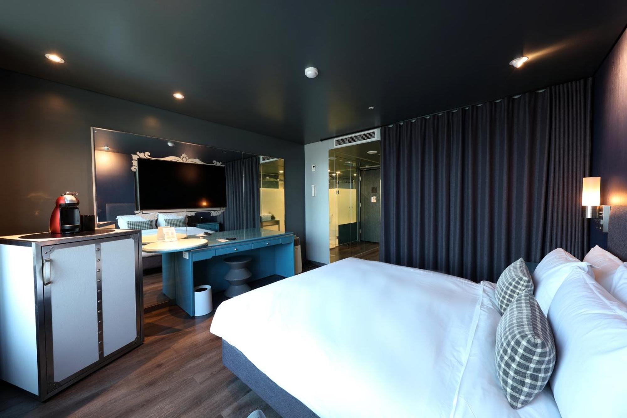 Imperial Palace Boutique Hotel Itaewon Seoul Exterior photo
